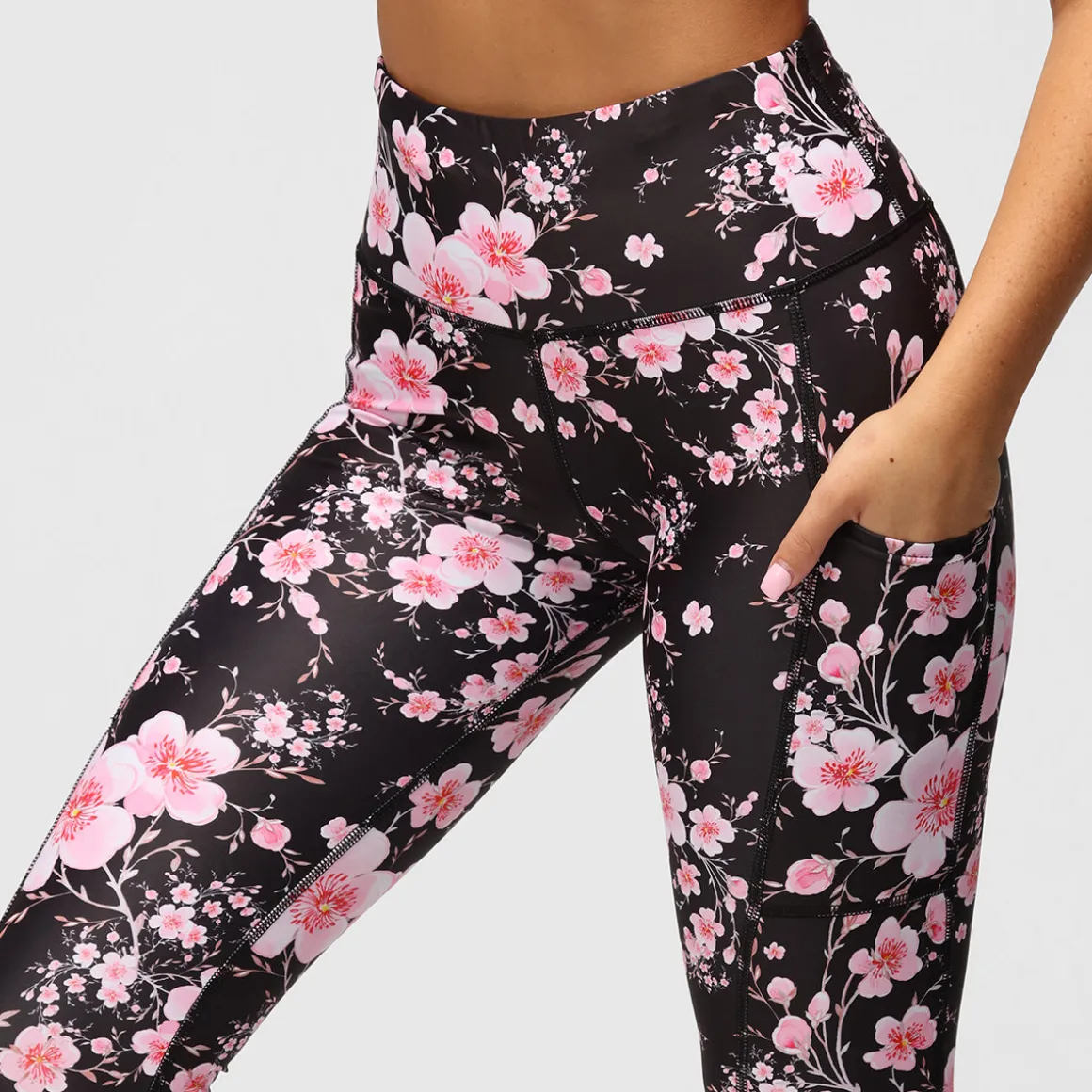 Blossom Noir Capri