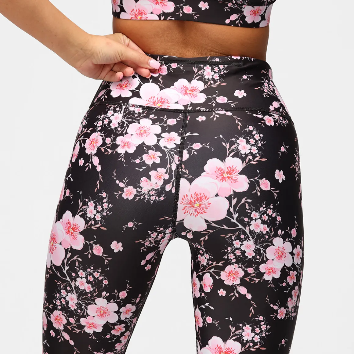 Blossom Noir Capri