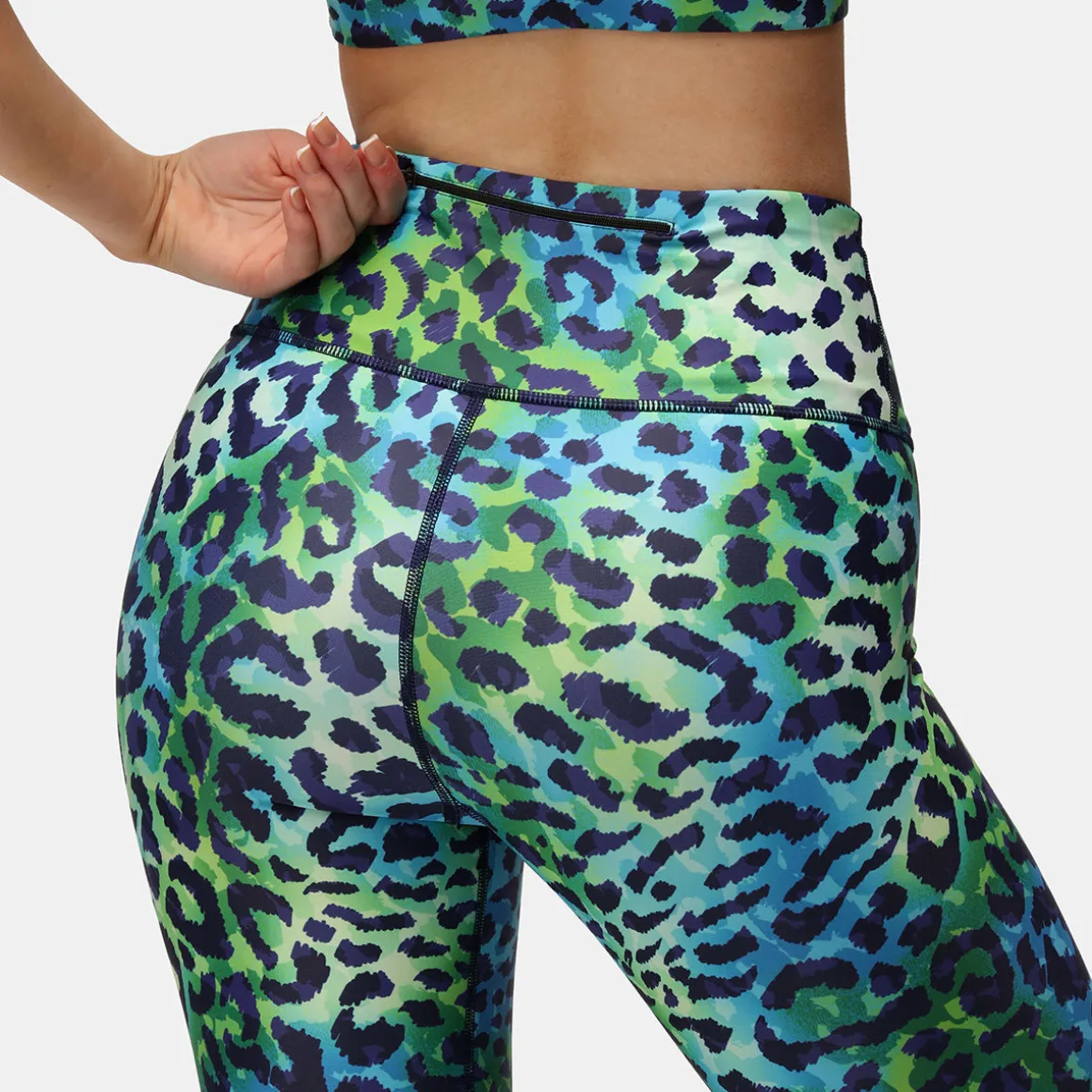 Earth Cat Capri