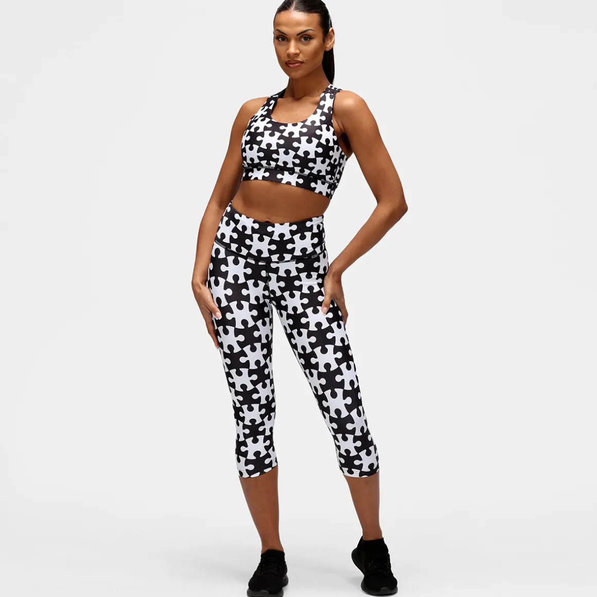 Monochrome Jigsaw Capri