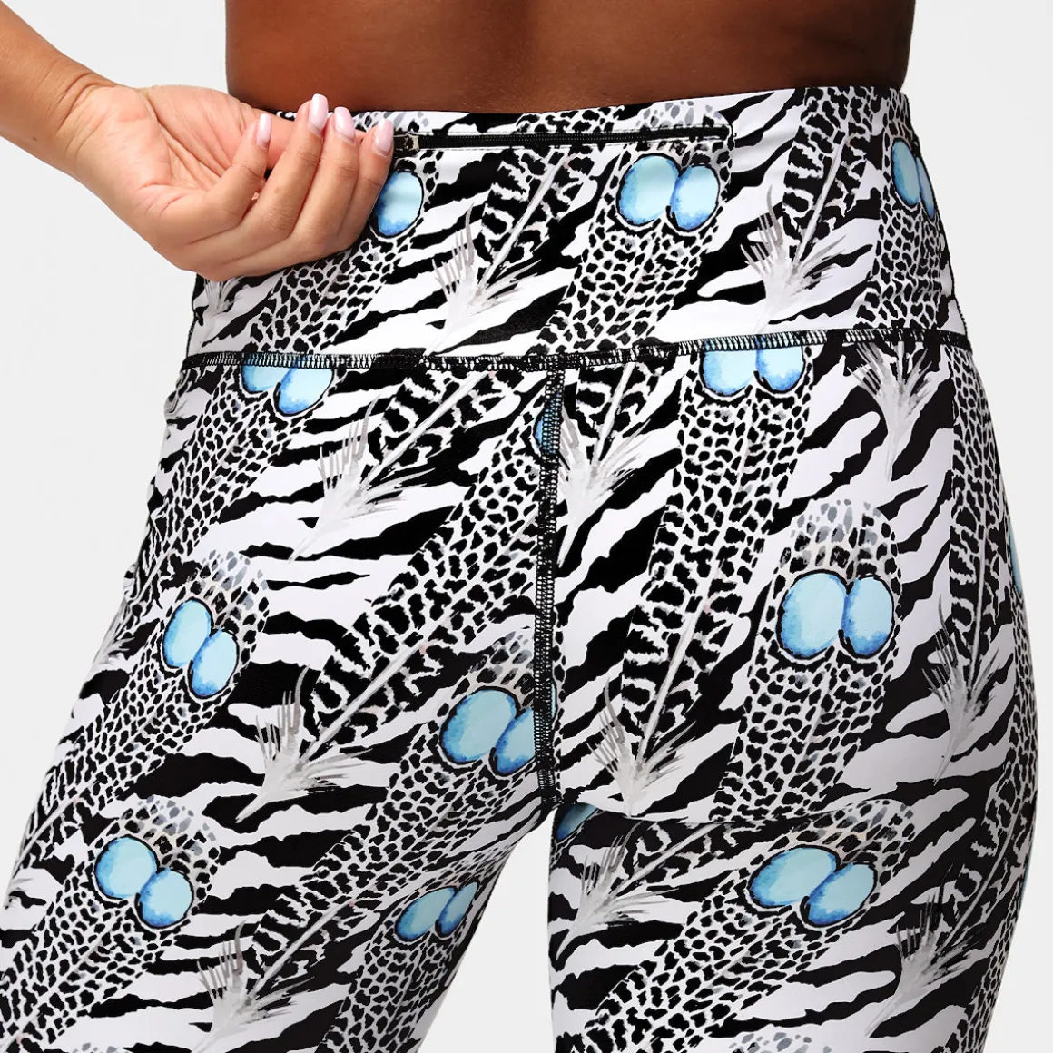 Monochrome Quill Capri
